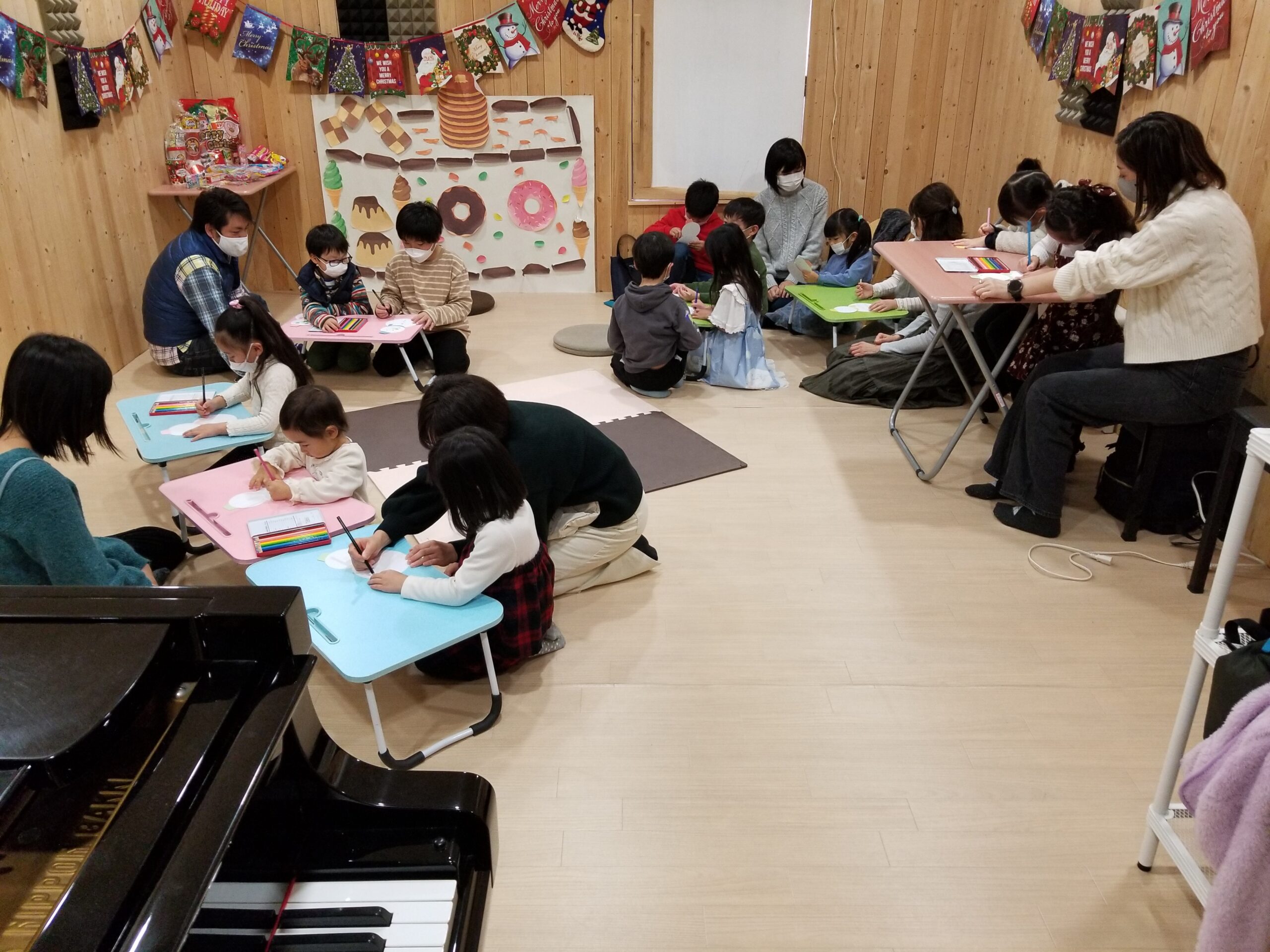 レッスン中の講師と生徒の様子